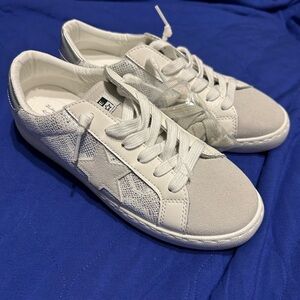 Vintage Havana Women's White Low-Top Sneakers